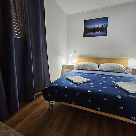Modern Apartment Nikola In A Quiet Area Kaštel Stari 외부 사진